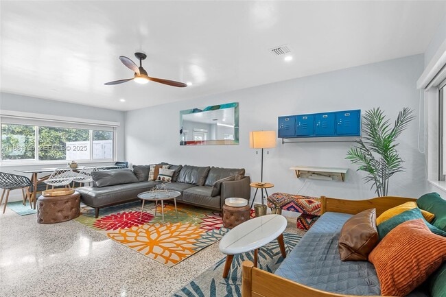 Photo - 340 Bamboo Rd