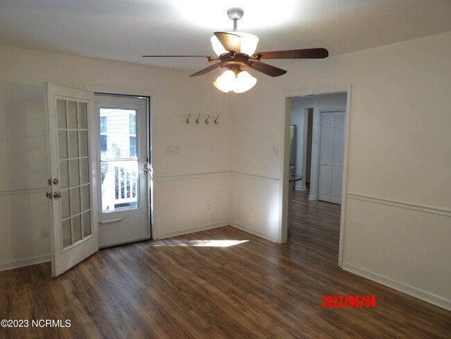 Photo - 101 Woodcrest Cir