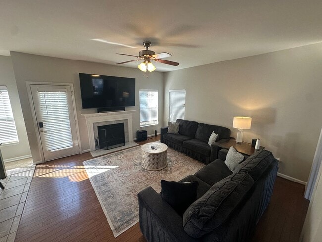 Photo - FULLY FURNISHED HOME in the heart of MJ!