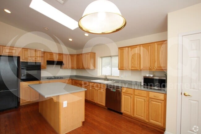 Building Photo - 1535 E Michelle Dr Rental
