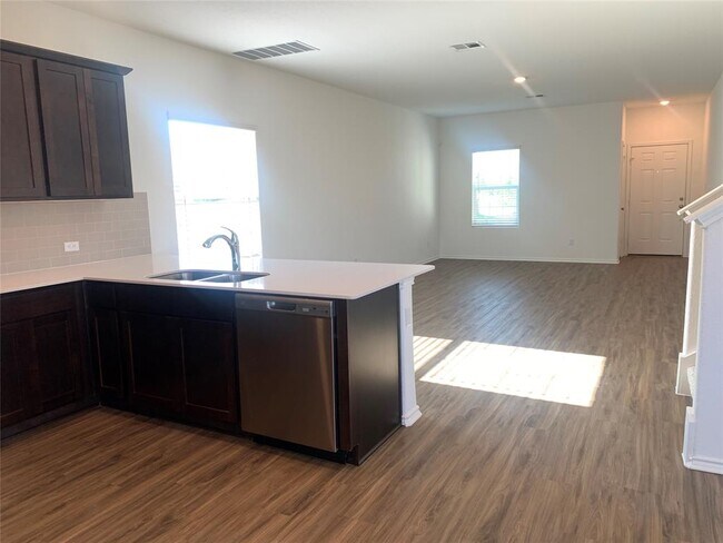 Photo - 3301 Dusted Daisy St