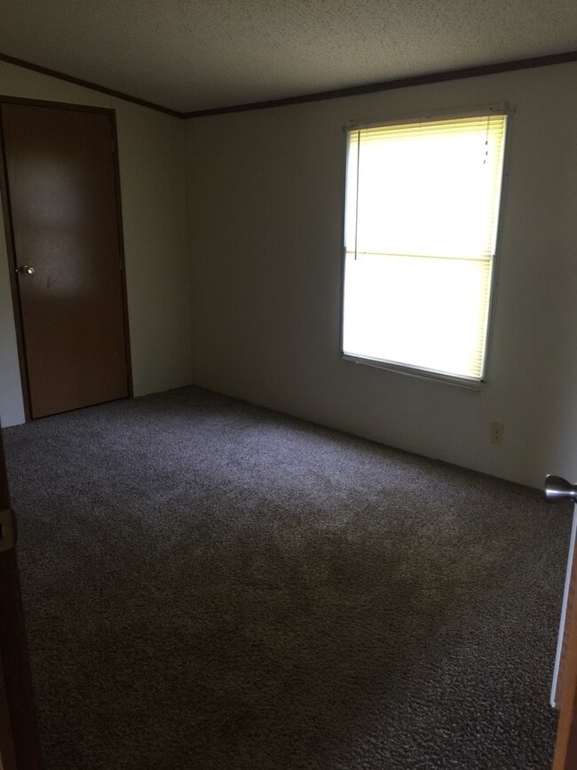 Photo - 3 Bedroom and 2 Bathroom Mobile home in the Tanglewood area