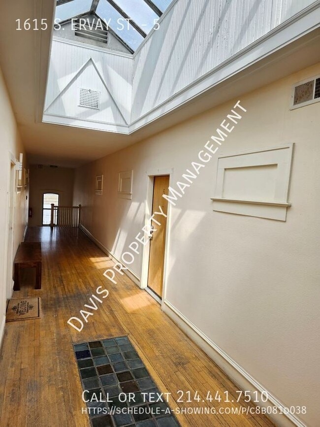 Photo - 1615 S Ervay St