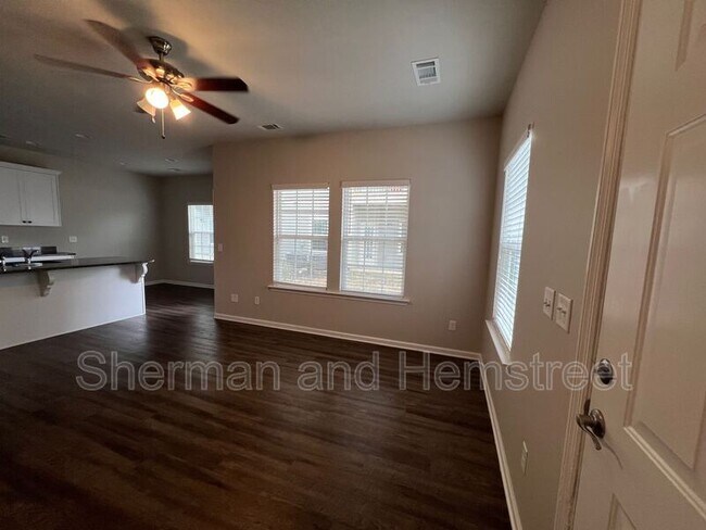 Photo - 645 Dobhill Ln Unit 645