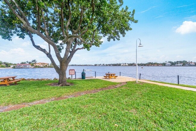 Building Photo - 180 Yacht Club Way Unit 102 Rental