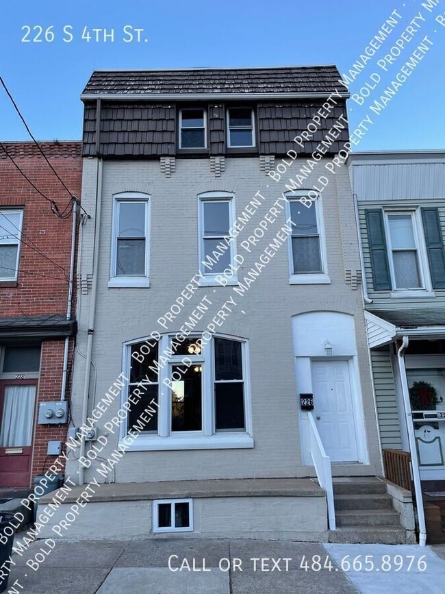 Photo - 226 S Fourth St House