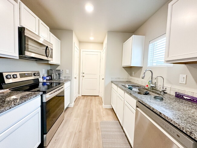 Photo - 3/2/1 in Upland Crossing!