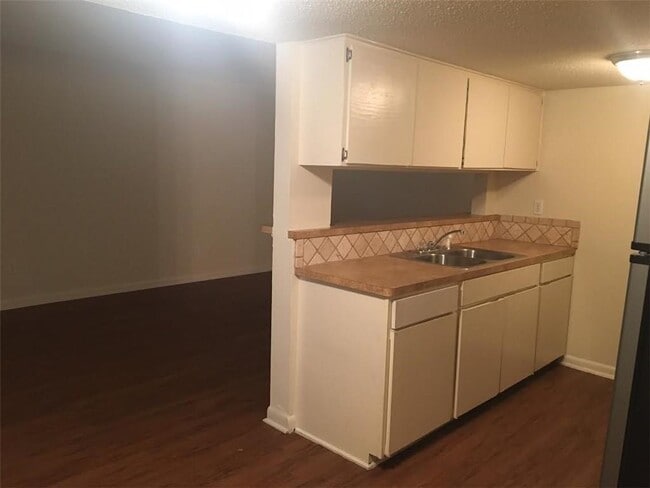 Photo - 4709 Harmon Ave Unit 318