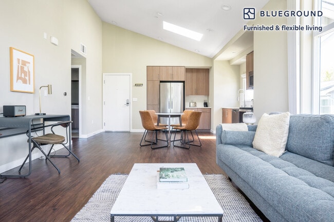 Photo - 111 N Rengstorff Ave Apartamento Unidad FL3-ID590