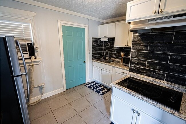 Photo - 235 Walnut St NW