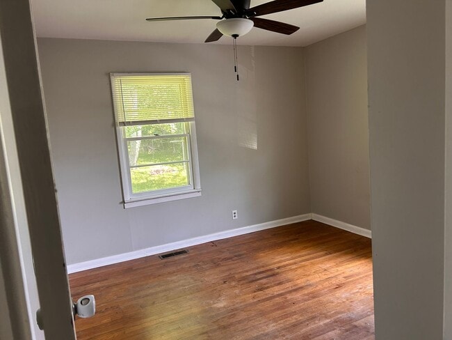 Photo - 2702 Garvin Rd NW