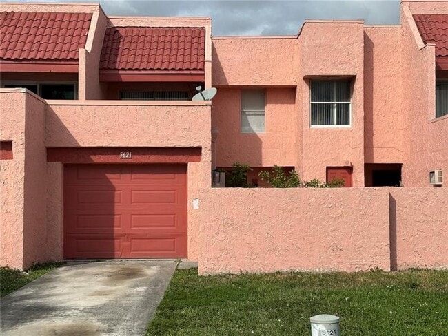 Building Photo - 5621 NW 16th St Rental