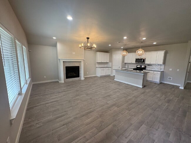 Photo - * MOVE IN SPECIAL * Beautiful 4 Bedroom 2 Bath Home in Wollforth!