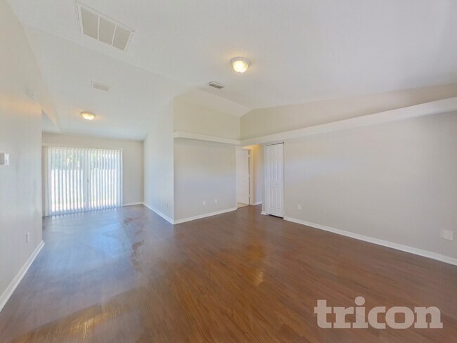 Photo - 3310 51st St N