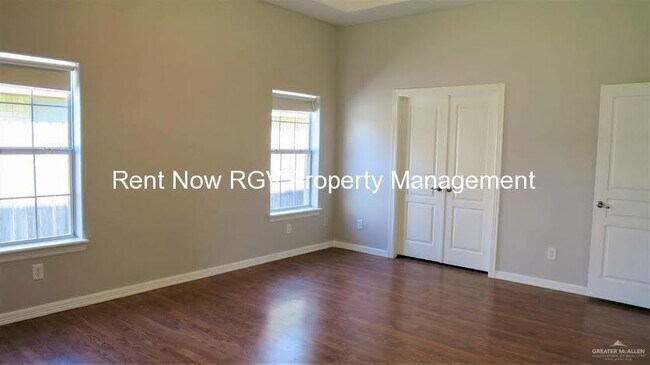 Photo - 8 Datepalm Ave