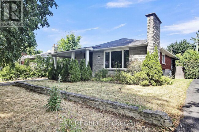 Photo - 2247 Miramichi St