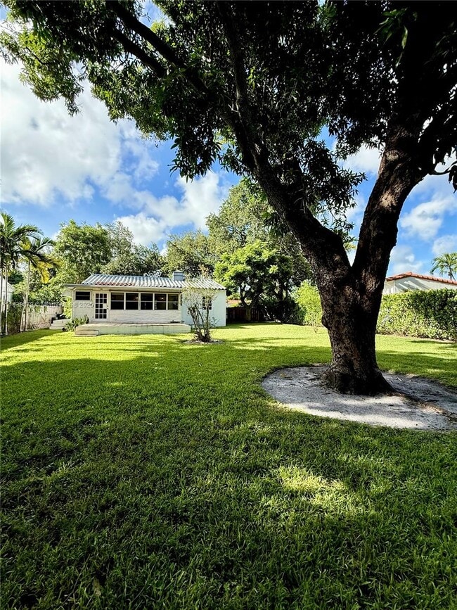 Photo - 1102 NE 116th St