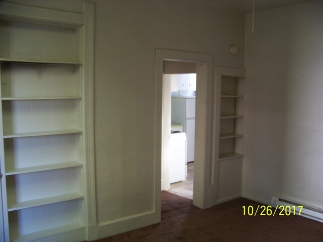 Photo - 723 N Main St
