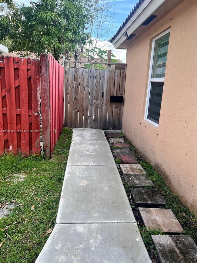 Photo - 20613 SW 93rd Ave Unit 2