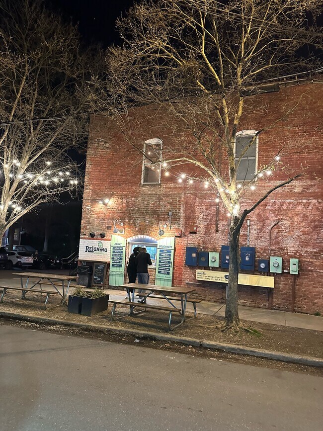 Photo - 3120 N Davidson St Unidad 200