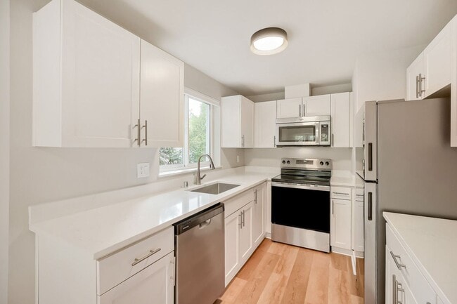 Photo - Martine Apartments
