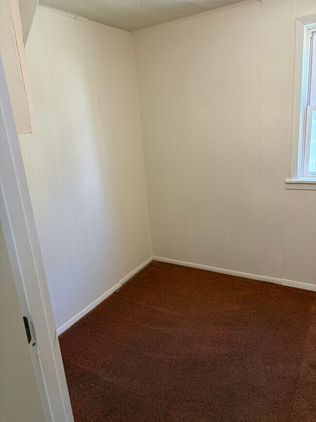 222 3rd Ave NE