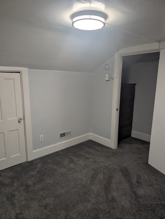 434 Camp St Unit 2 upstairs