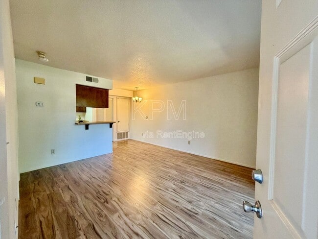 Photo - 1537 Pyrenees Ave Unit Apartment 22