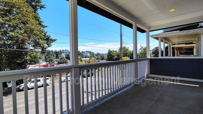 Photo - 147 N Wycoff Ave