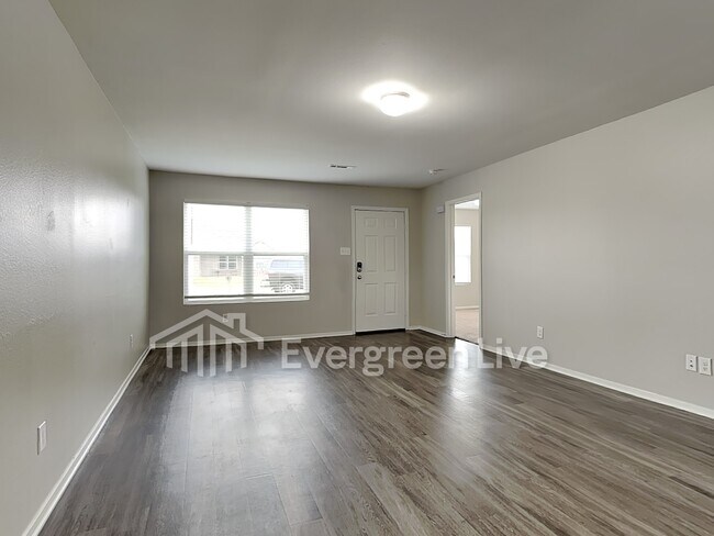 Photo - 3821 Glitterman Dr