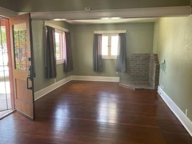 Photo - 2 Bedroom 1 Bathroom Home in Riverside!