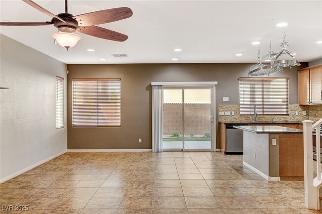 Building Photo - 9768 Plane Tree Ct