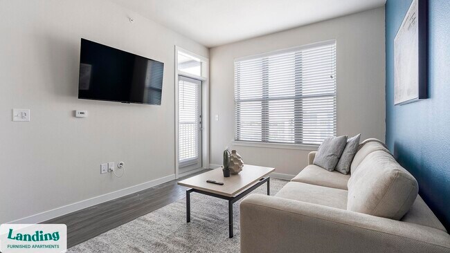 Photo - 14015 Univ Pass Unidad 4406.1409751