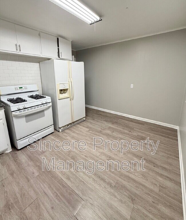 Photo - 220 E Key Blvd