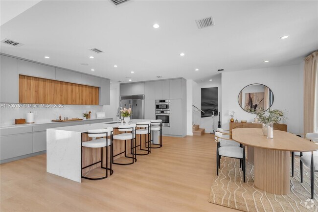 Building Photo - 1509 SW 15th St Rental
