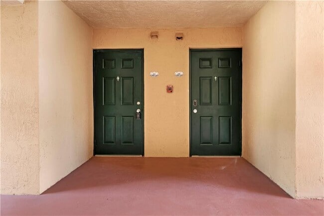 Photo - 1610 N 42ND Cir Unit 207