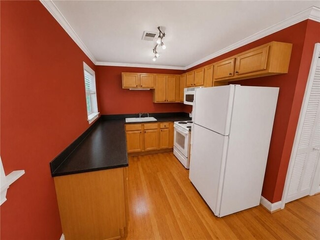 Photo - 1643 Briarcliff Rd NE Unit 7