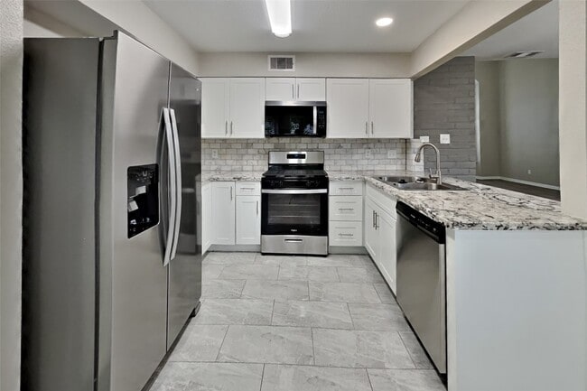 Photo - 8718 Pines Pl Dr