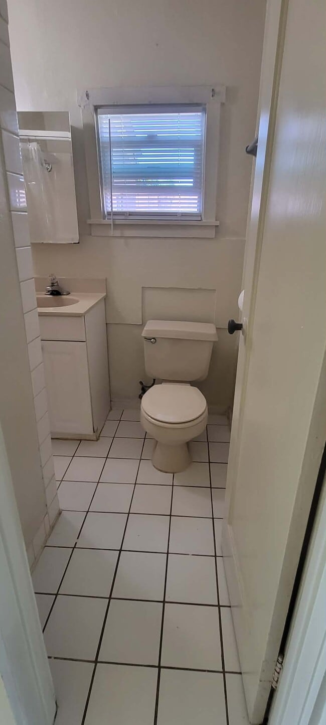 Photo - 816 W Marlette St