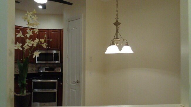 Photo - 1825 Bridgepointe Cir
