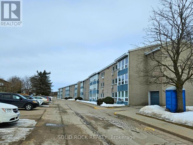 Photo - 820 Laurier Blvd Unit 213
