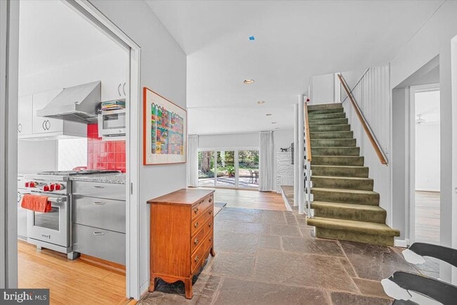 Photo - 4838 Drummond Ave