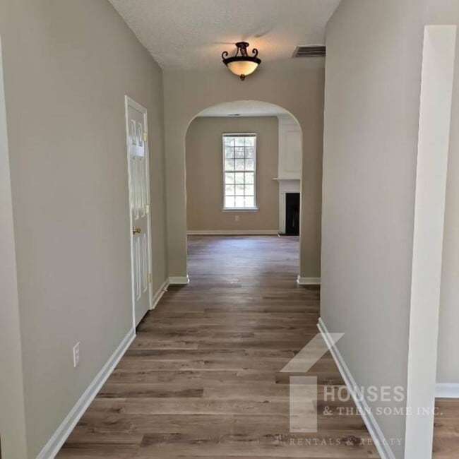 Photo - 210 Stapleford Park Dr