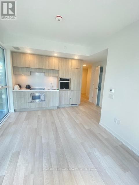 Photo - 39 Roehampton Ave Unit 905