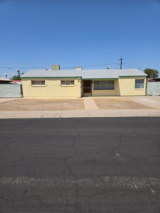 Building Photo - Single Story 3 Bedroom, 2 Bath in Phoenix