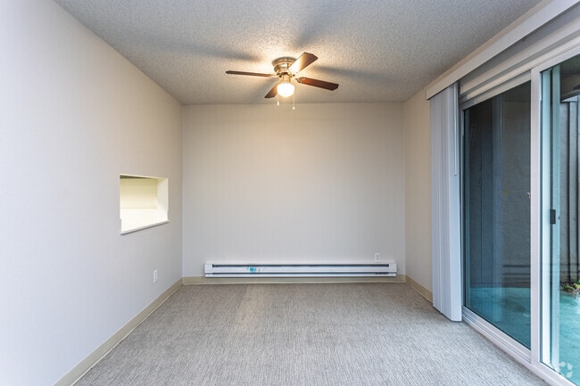 2BR, 2BA - Dining Room