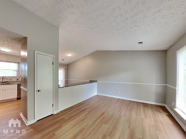 Photo - 2262 New Castle Cir