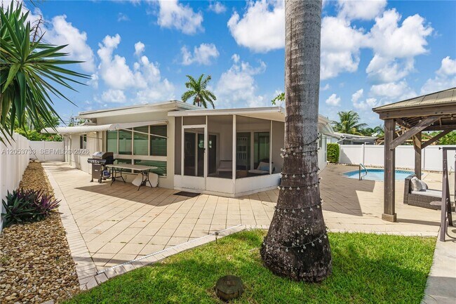 Photo - 2424 NE 18th Ave