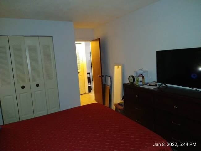 Photo - 18 Kenmar Dr Unidad 150
