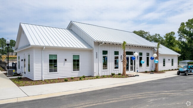 Clubhouse and Leasing Office